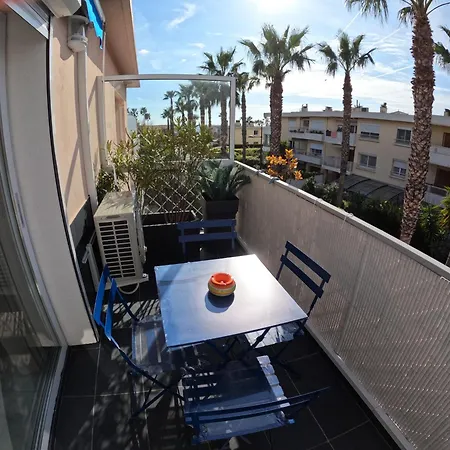 Apartment Bord De Plage Lones Bonnegrace, Port De Sur Mer *
